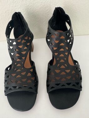 Baretraps Black Vachel Laser-Cut Block Heel Sandals